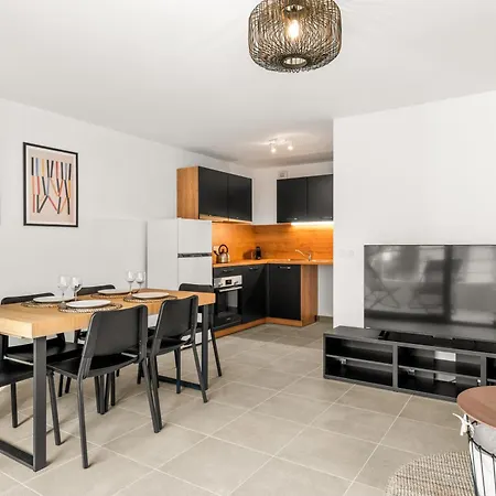 Appartement Val D'or, Moderne Et Famillial Pour 4 Personnes, Parking, Centre Gare *