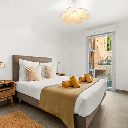 Val D'or, Moderne Et Famillial Pour 4 Personnes, Parking, Centre Gare Appartement *